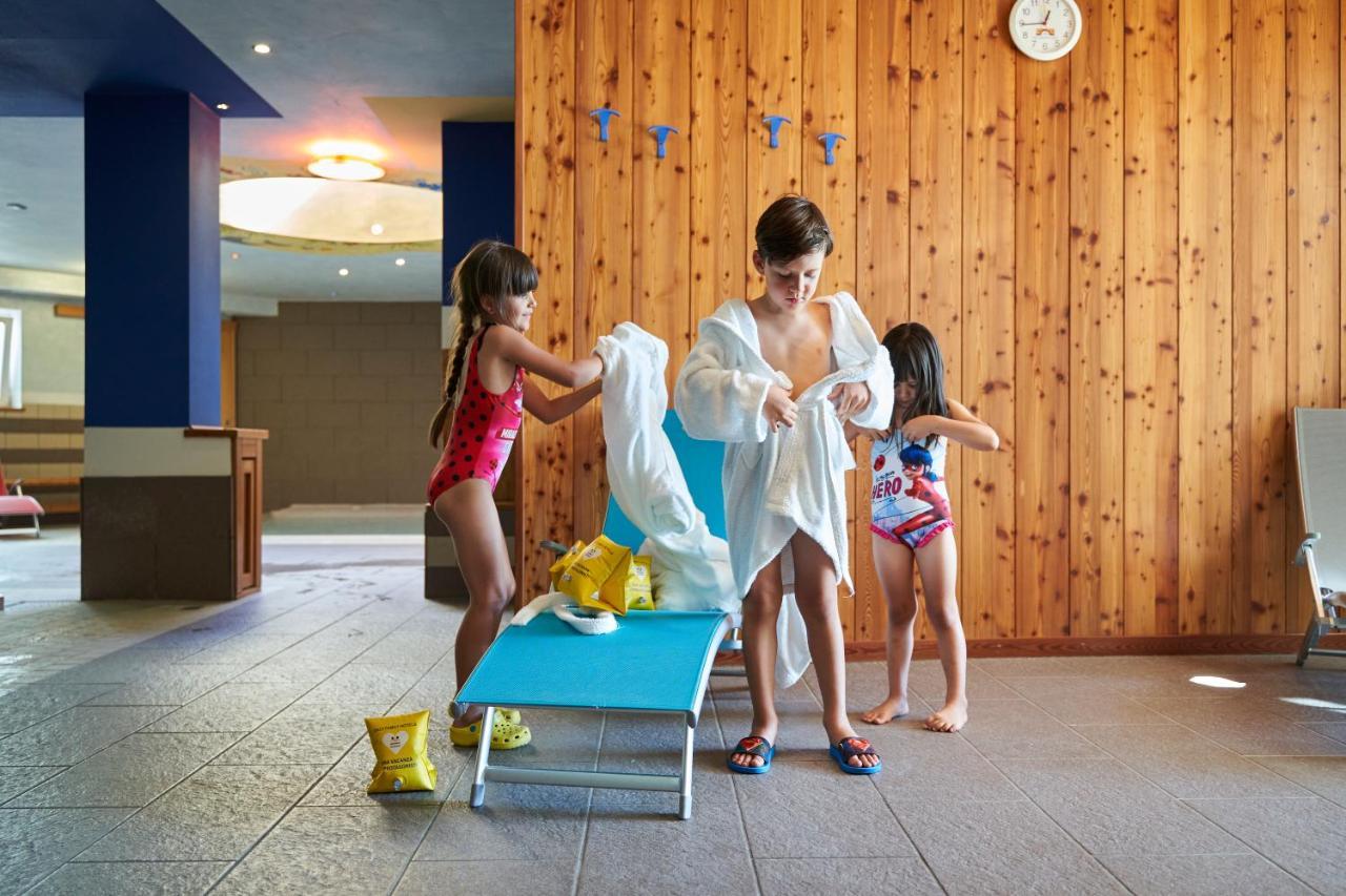 Family Hotel Andes - Only For Family Vigo di Fassa Kültér fotó